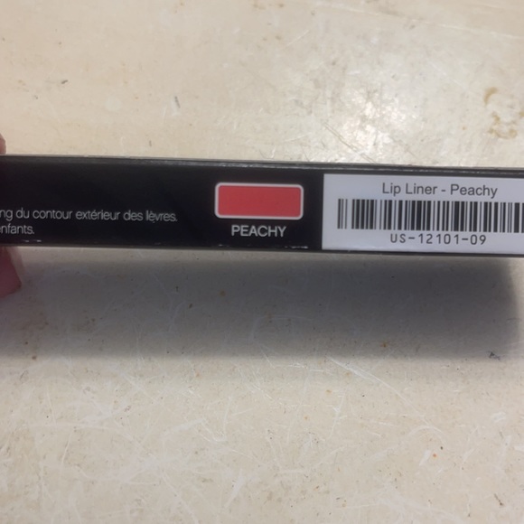 Younique precision pencil - Picture 2 of 2